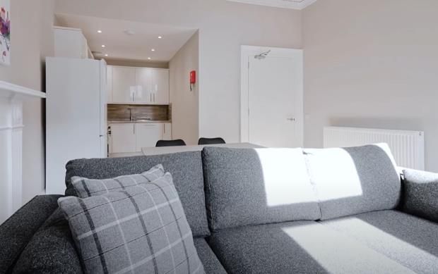 Property photo 3 of 11 Propertyimages