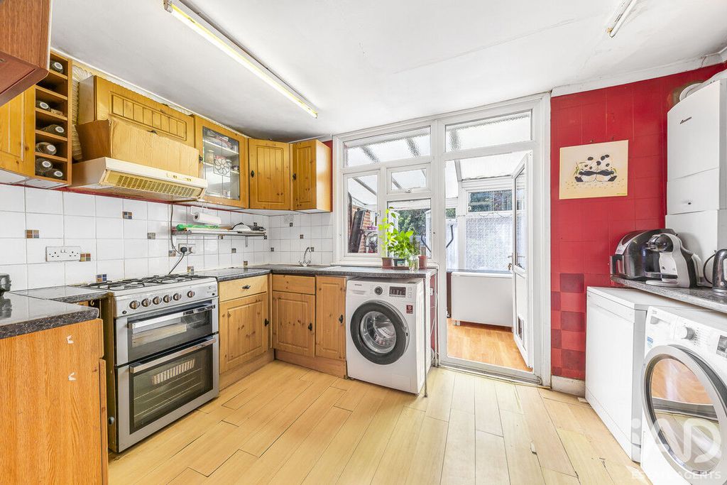 Property photo 3 of 17