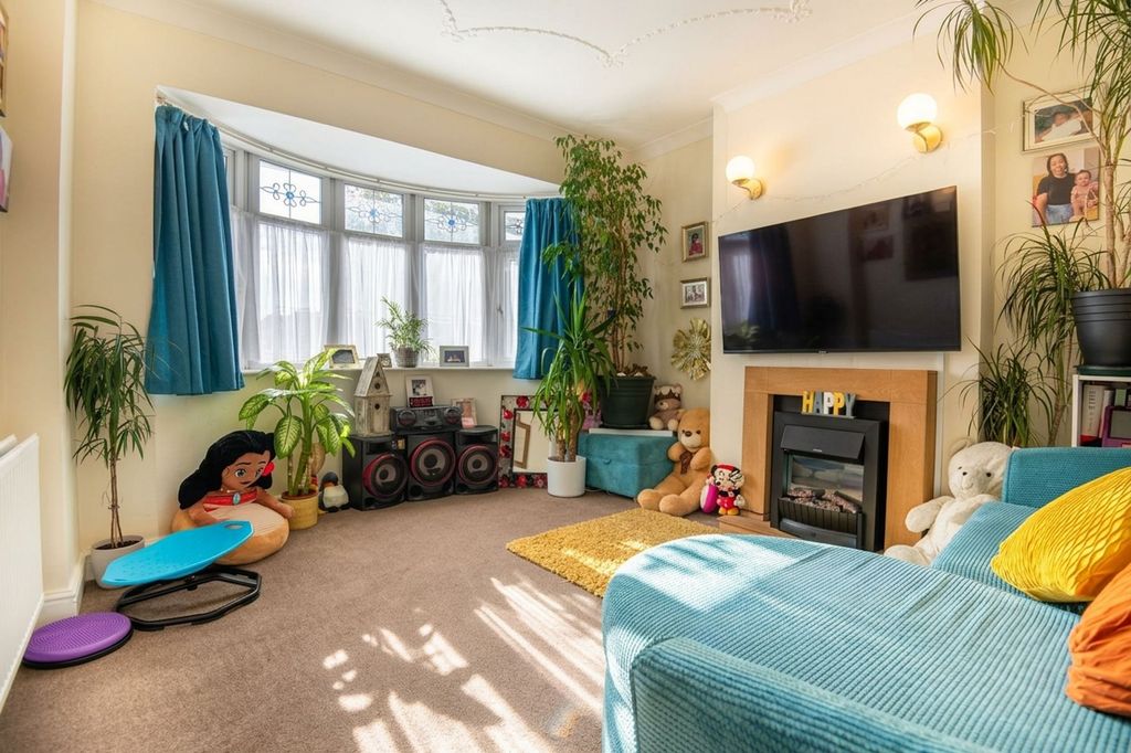 Property photo 2 of 15