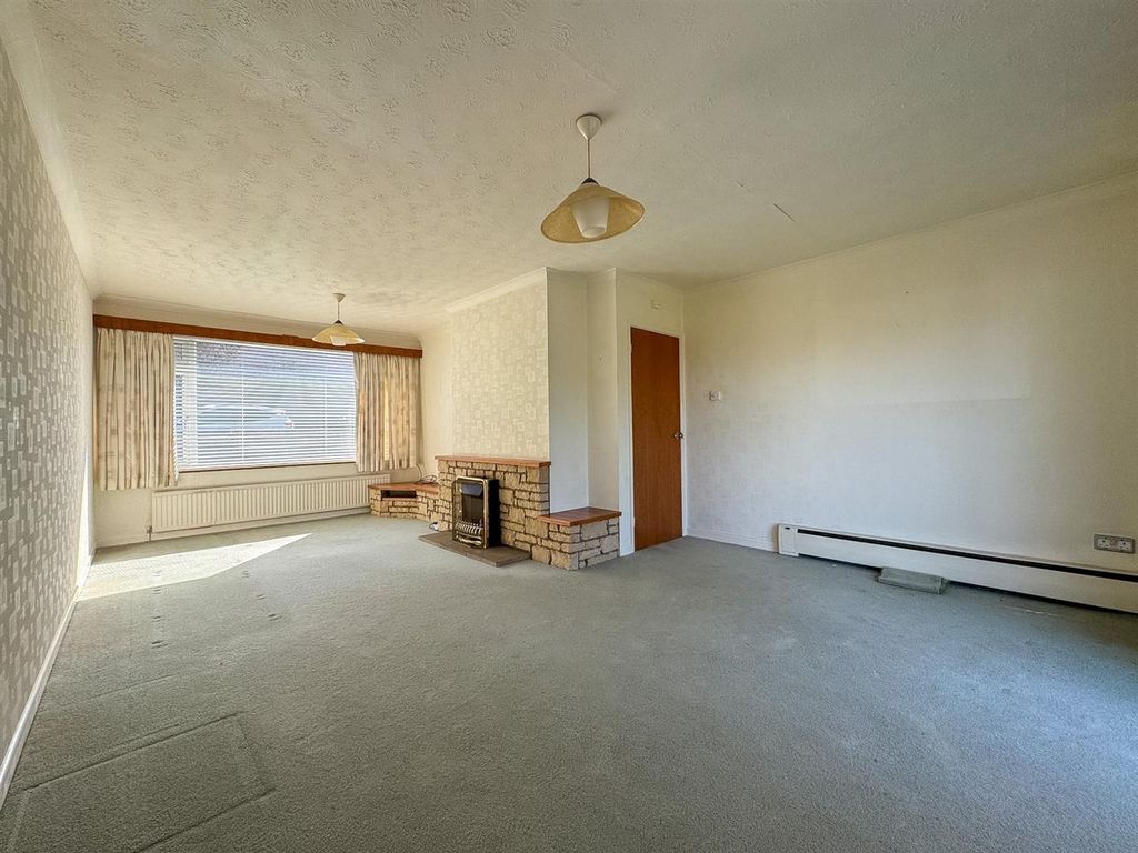 Property photo 2 of 22 Lounge/Diner