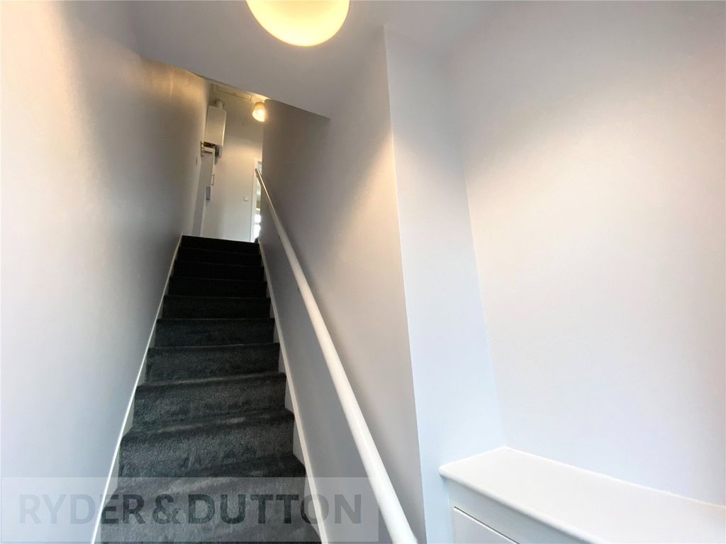 Property photo 2 of 9 Hallway