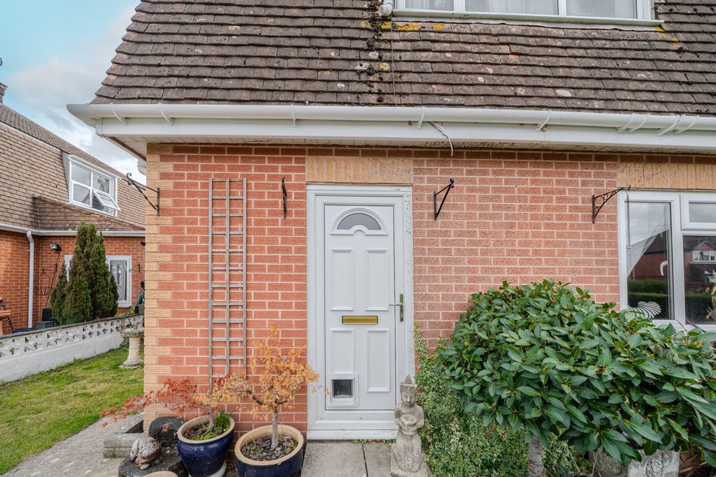 Property photo 2 of 26