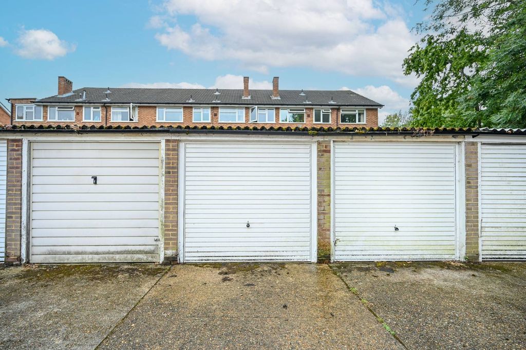 Property photo 1 of 2