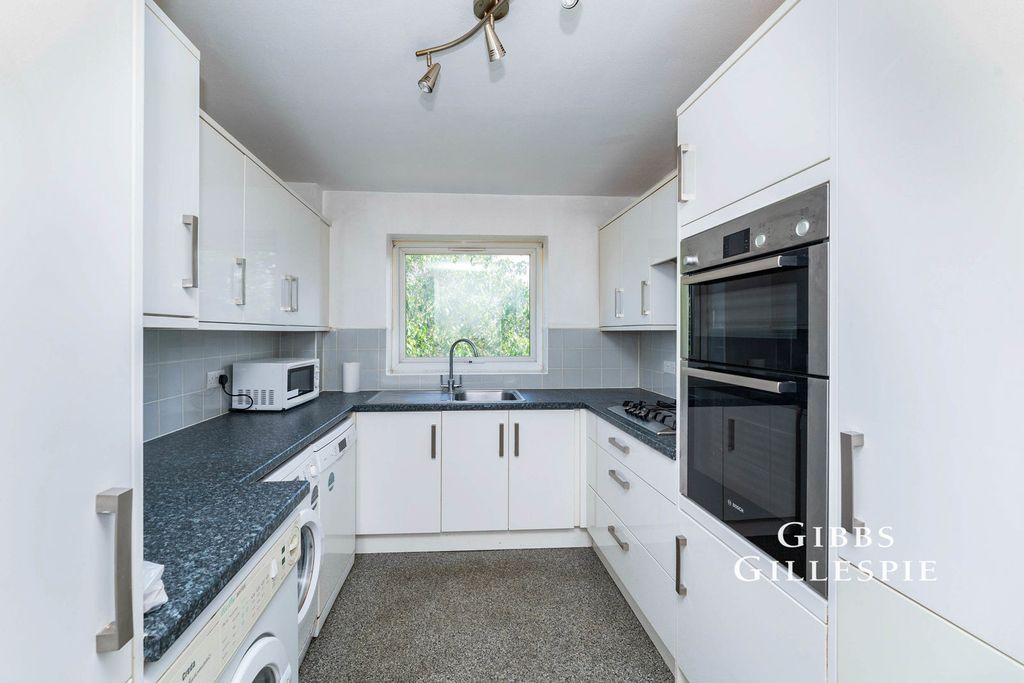Property photo 1 of 10 Photo