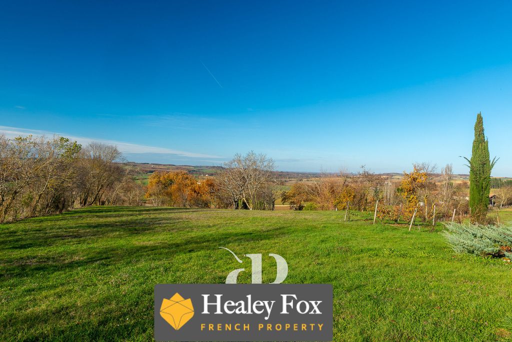 Property photo 2 of 35