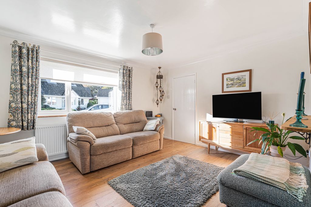 Property photo 3 of 20 Living Room