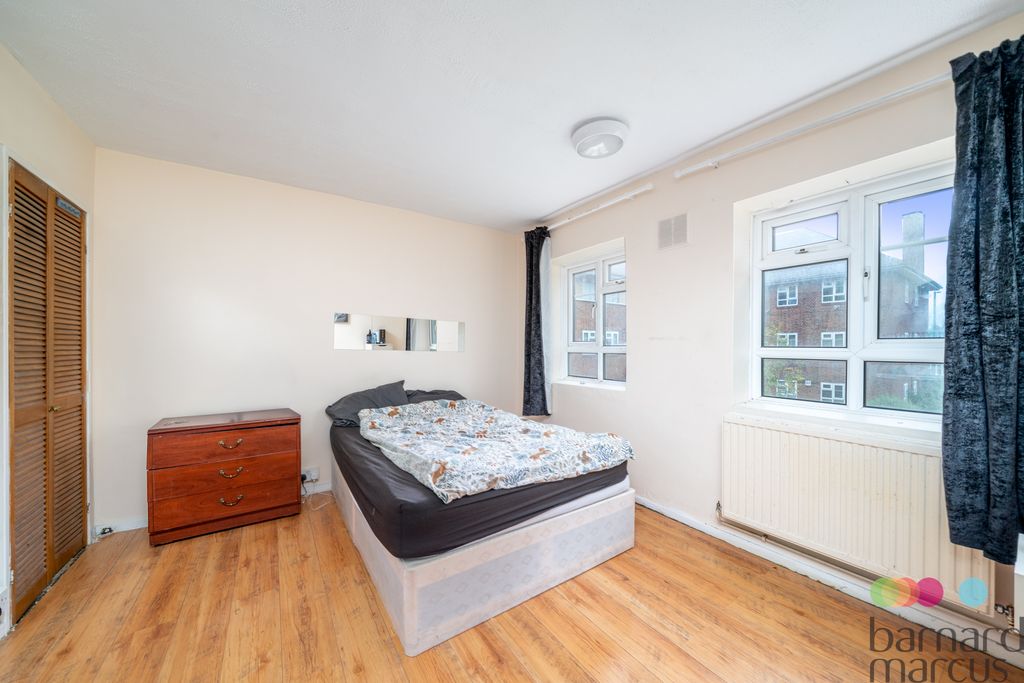 Property photo 3 of 11