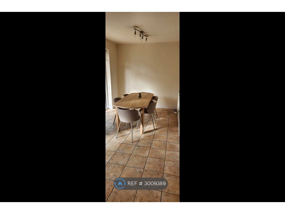 Property photo 3 of 17 Dining Table