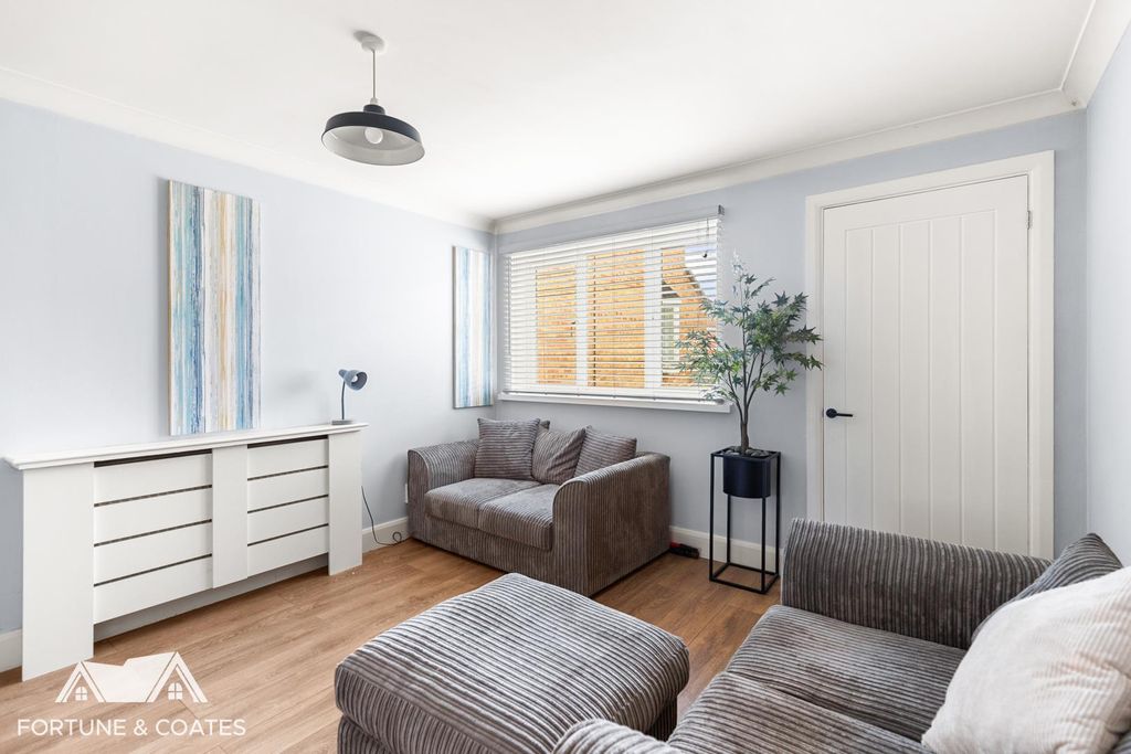 Property photo 3 of 11 Markwellwood_6.Jpg