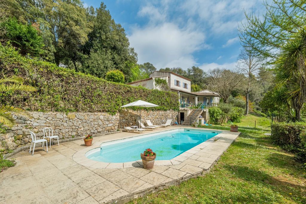 Property photo 2 of 38