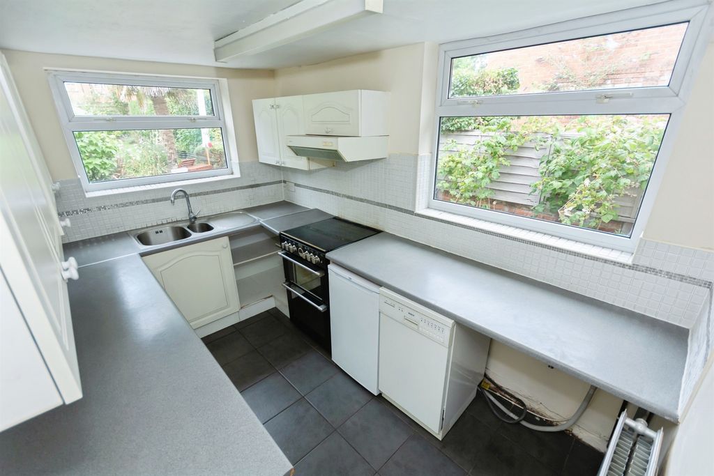 Property photo 3 of 18 Image