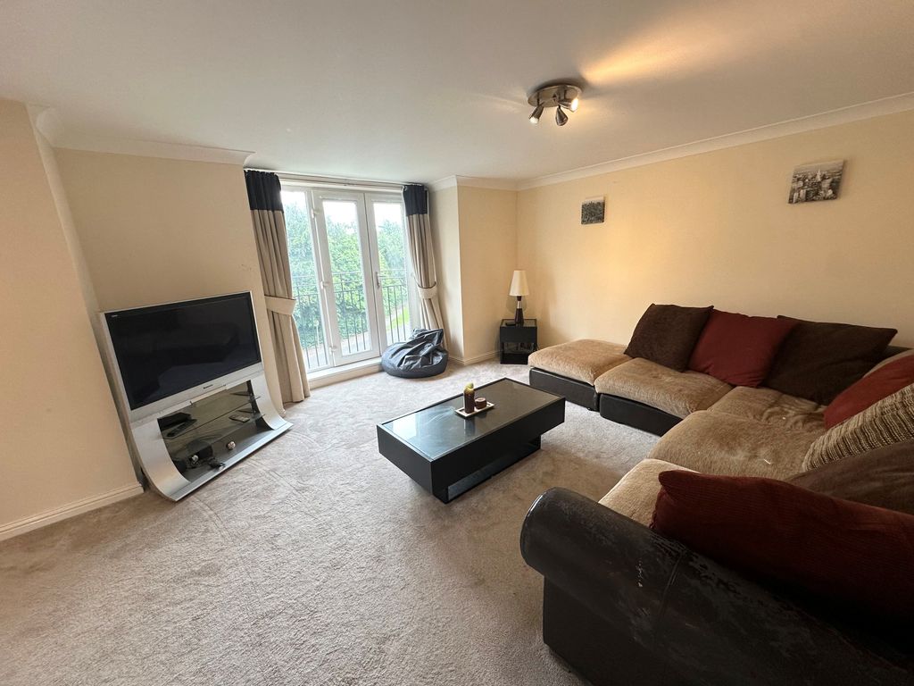 Property photo 3 of 12