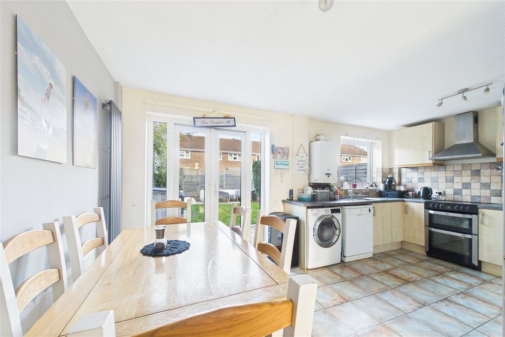 Property photo 3 of 11 Picture No. 12