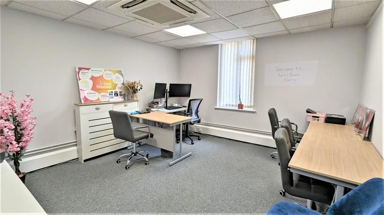 Property photo 2 of 6