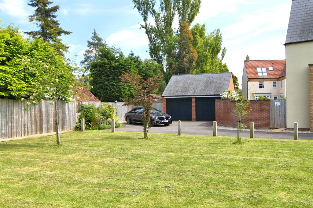 Property photo 3 of 19