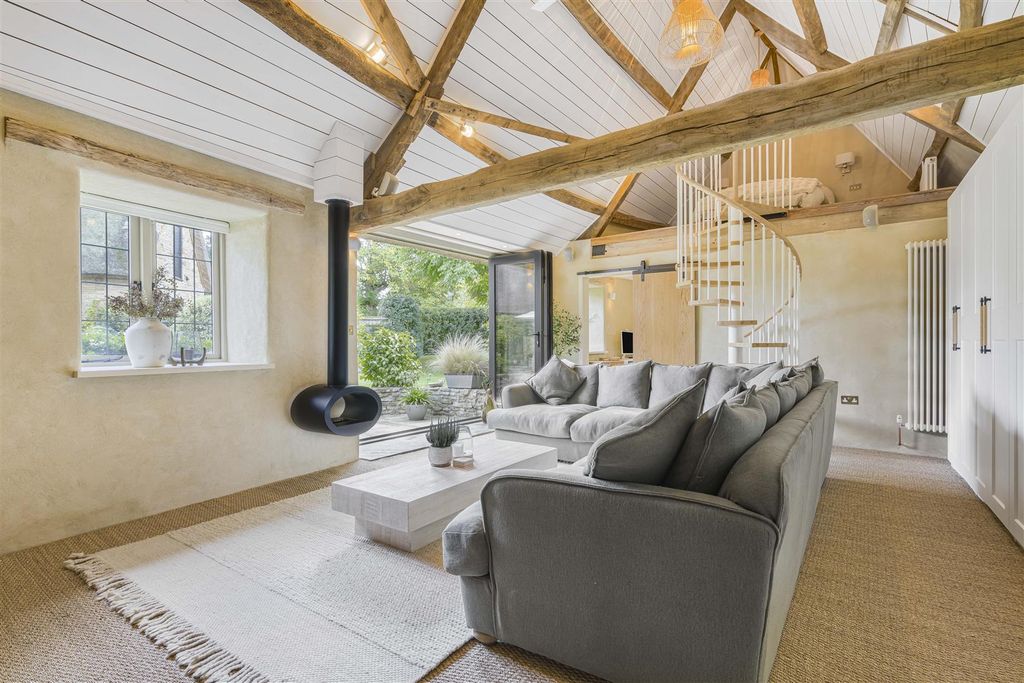 Property photo 2 of 86 80_64343.Jpg