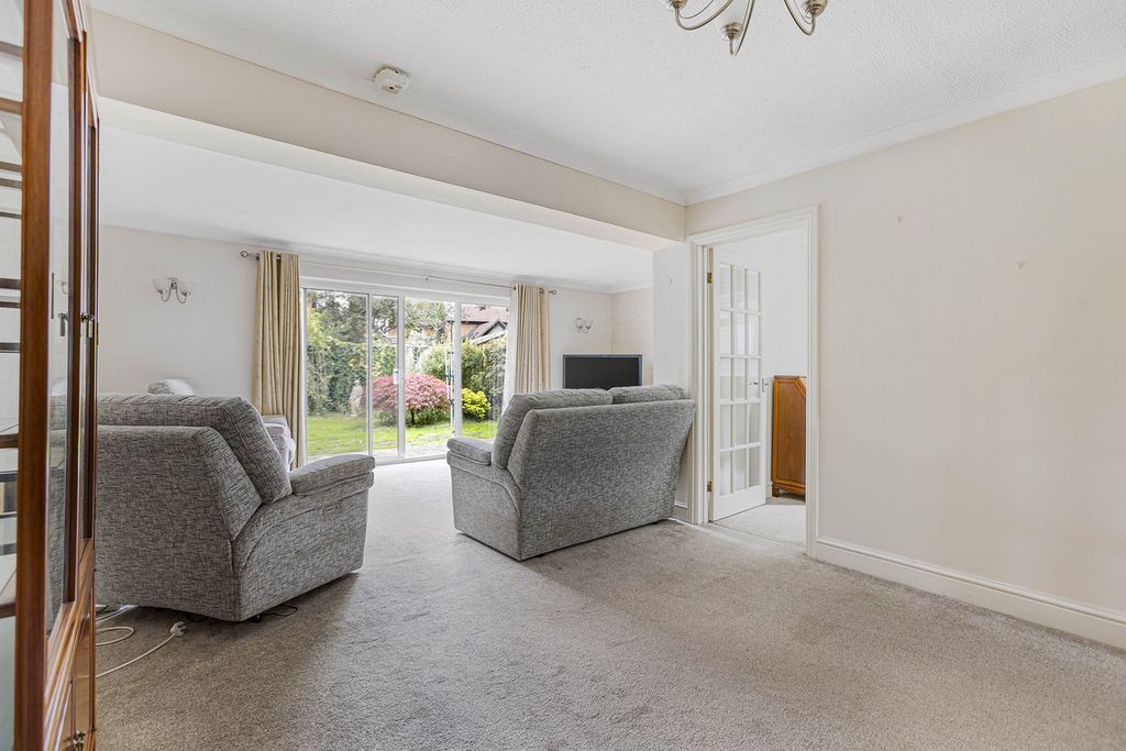 Property photo 2 of 21