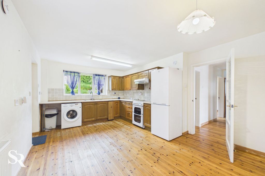 Property photo 3 of 39
