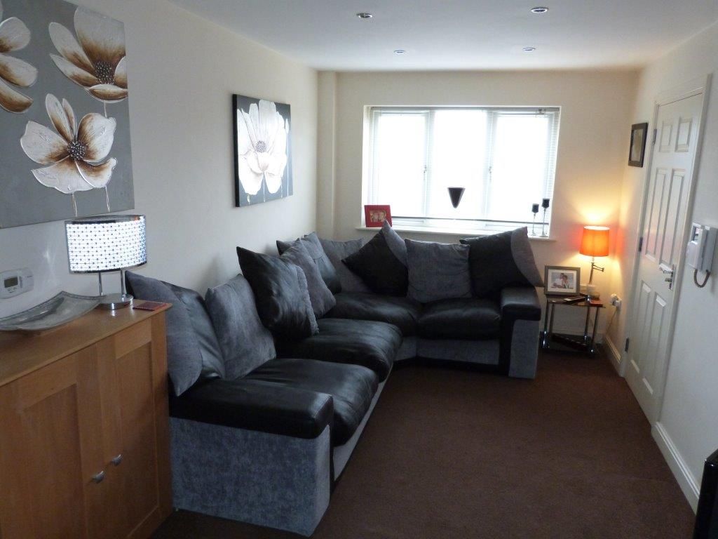 Property photo 2 of 6 Lounge