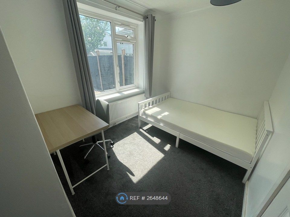 Property photo 3 of 21