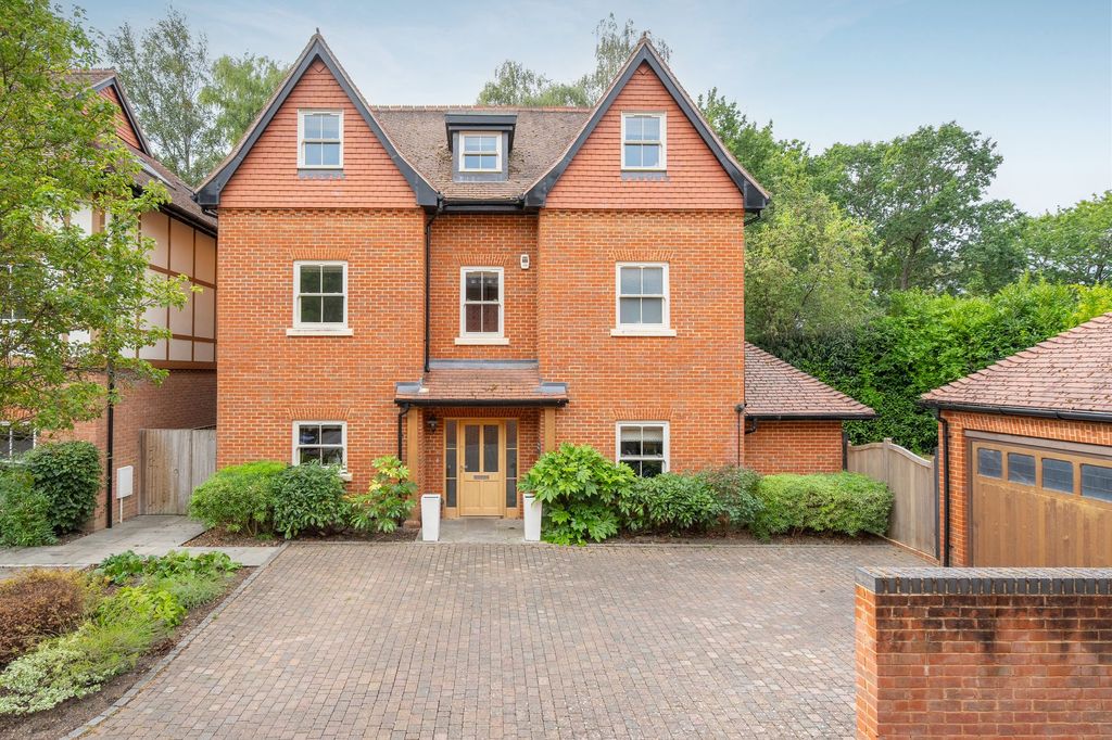 Property photo 1 of 24
