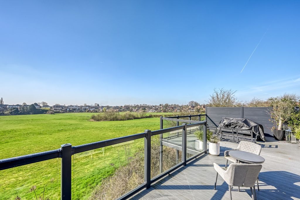Property photo 3 of 69 4956186