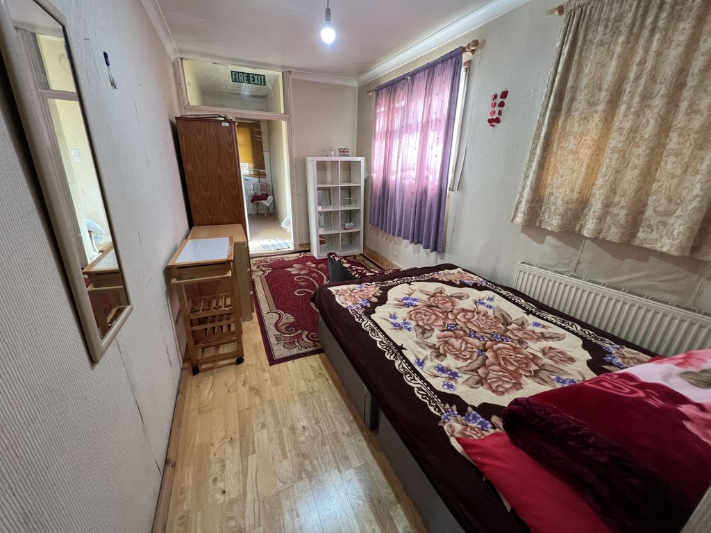 Property photo 1 of 6 A Ground Floor Self-Contained Studio N13