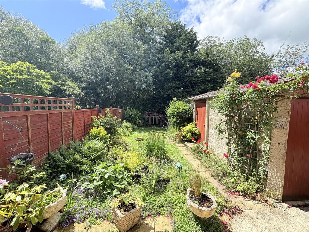 Property photo 2 of 9