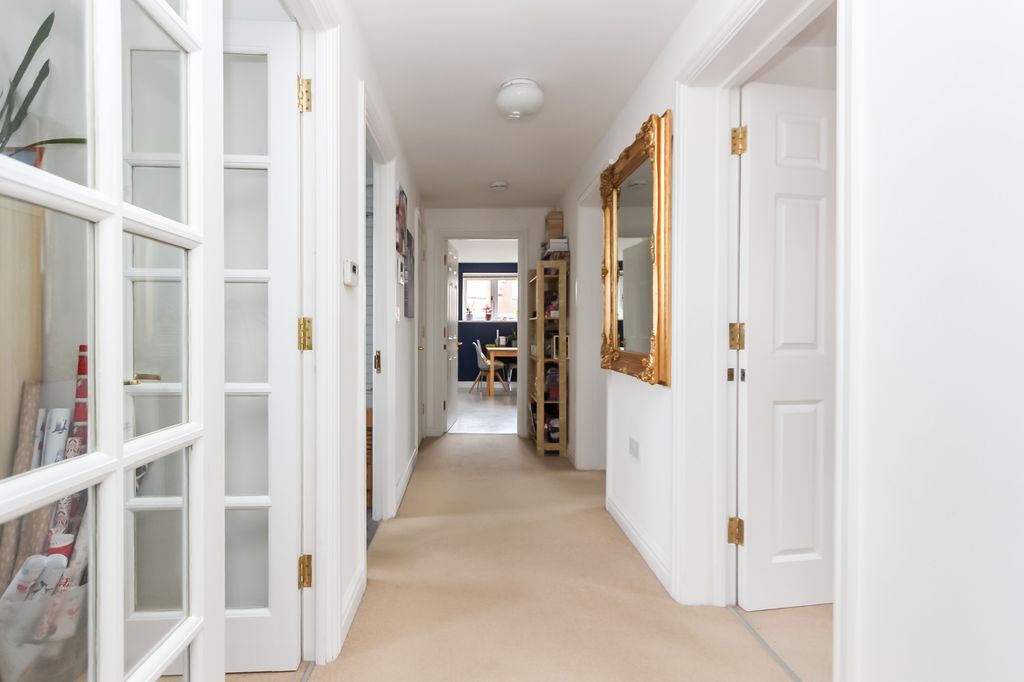 Property photo 3 of 12 Hallway