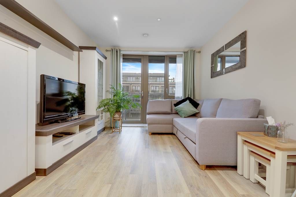 Property photo 1 of 12 01-195181739-Jj-Gwl-Flat 128 Corio House-1-Small