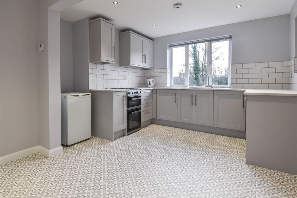 Property photo 3 of 16 Picture No. 19