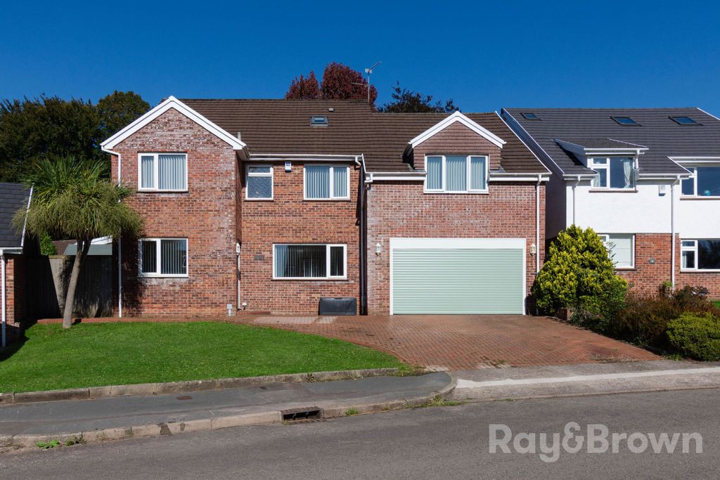 Property photo 1 of 64