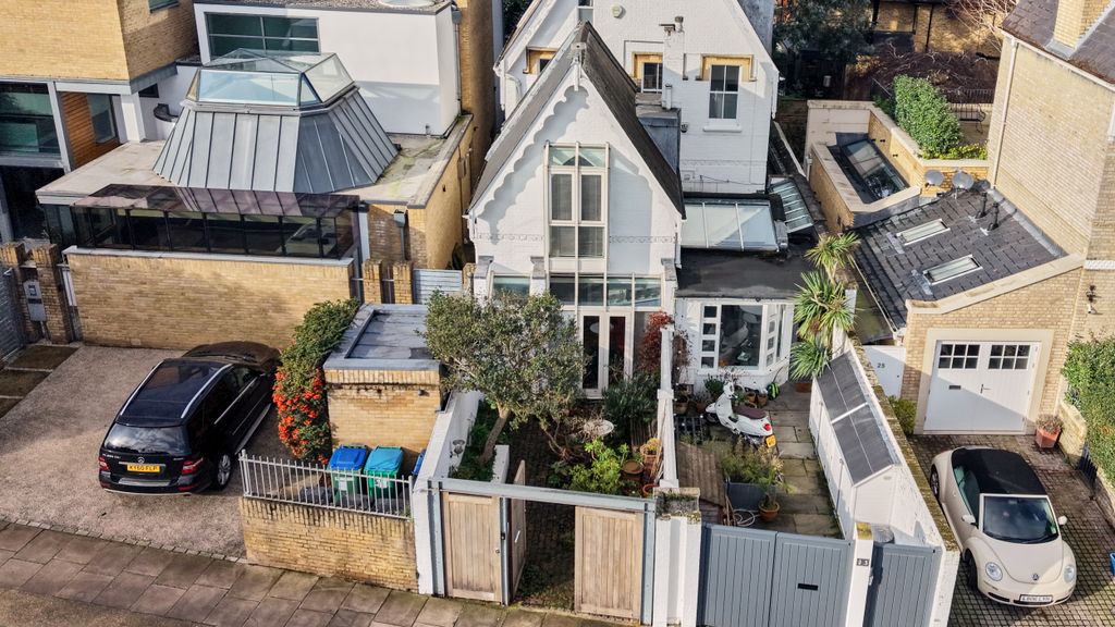 Property photo 2 of 10