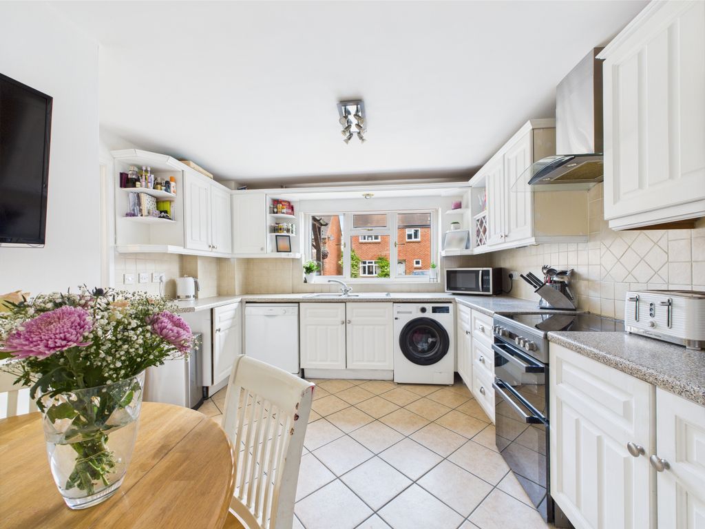 Property photo 3 of 12 Kitchen