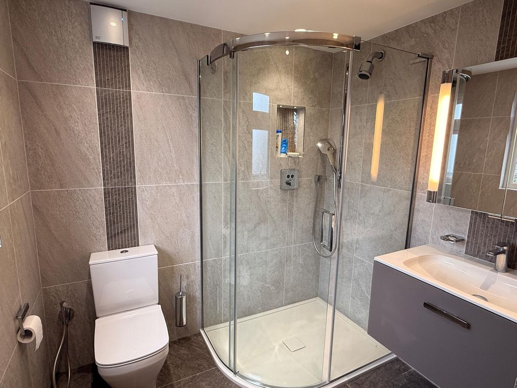 Additional image 11 of 5 bed semi-detached house for saleRavenor Park Road, Greenford UB6