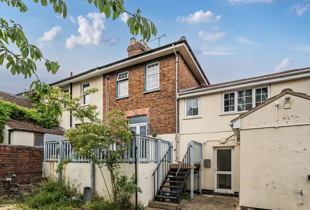 Property photo 1 of 16 1291046-16-682cc2...