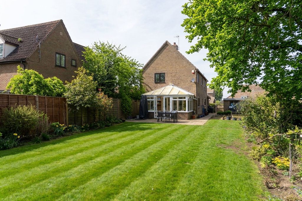 Property photo 2 of 25