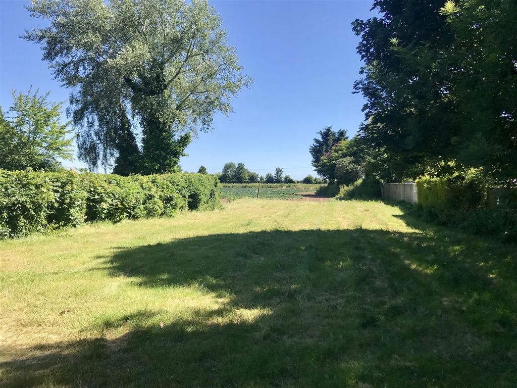 Property photo 3 of 6