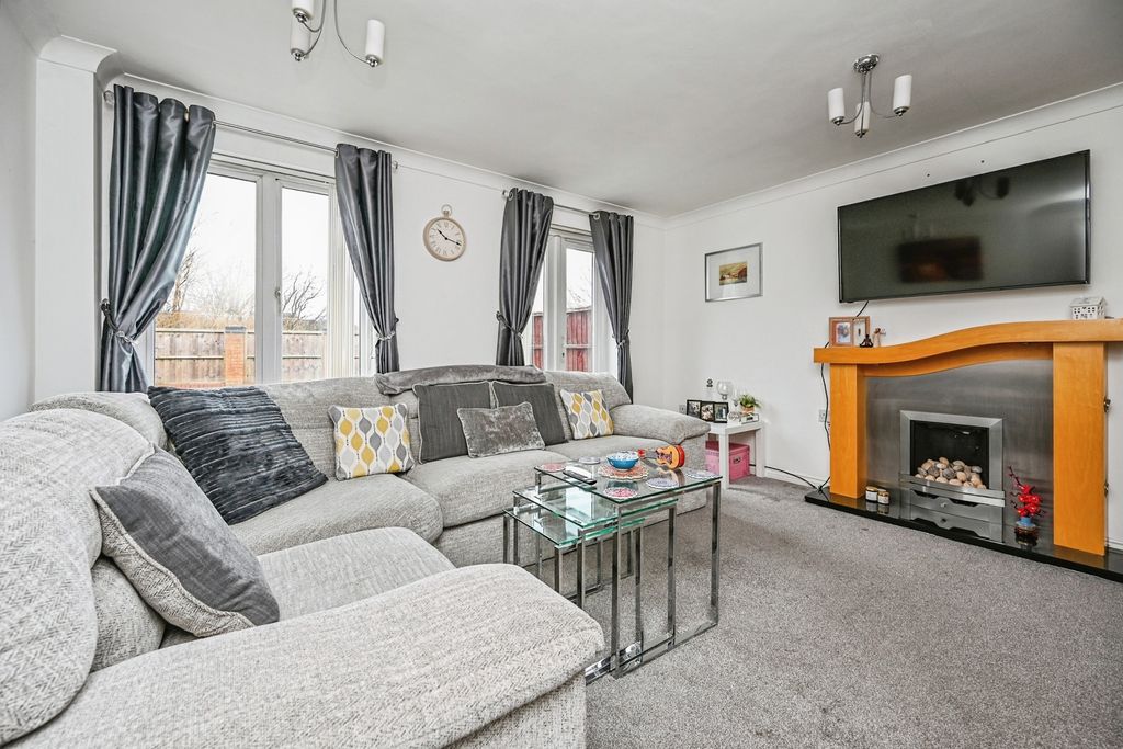 Property photo 3 of 17 Pbox-Img.Jpg