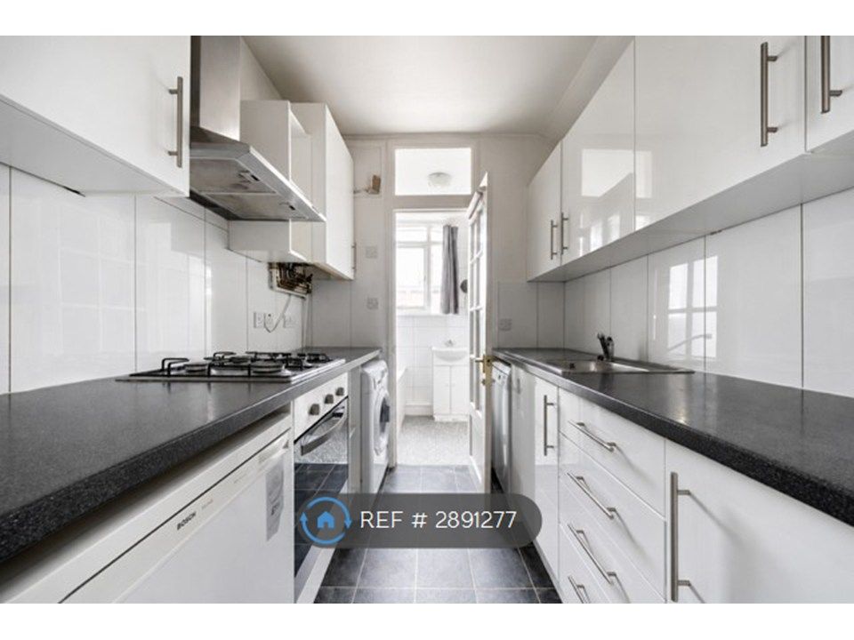 Property photo 2 of 8 Kitchen