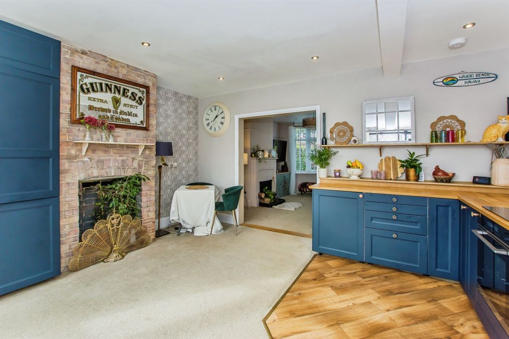 Property photo 3 of 17