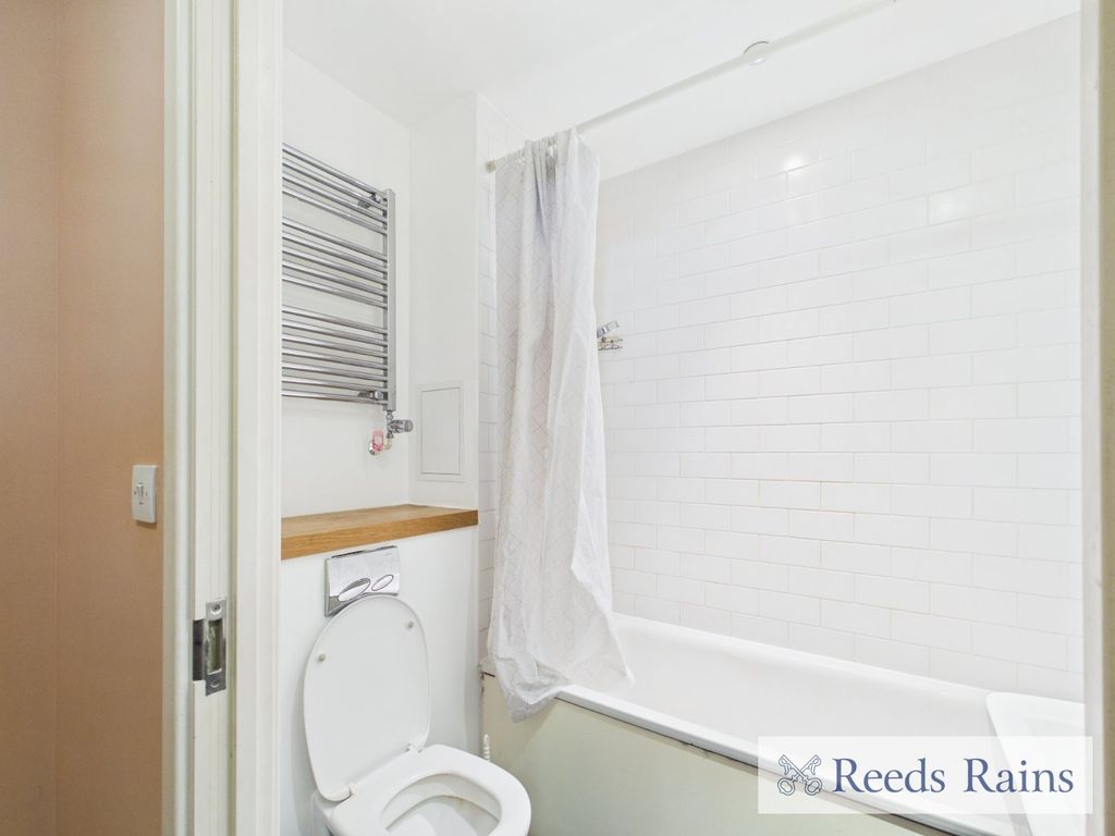 Property photo 3 of 17 Picture No. 01