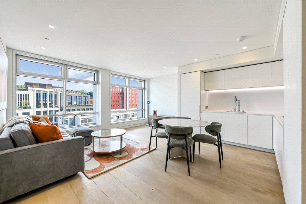 Property photo 2 of 8 Centre Point