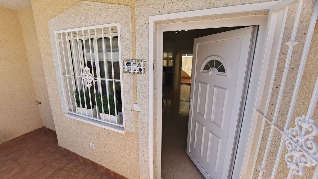 Property photo 3 of 34