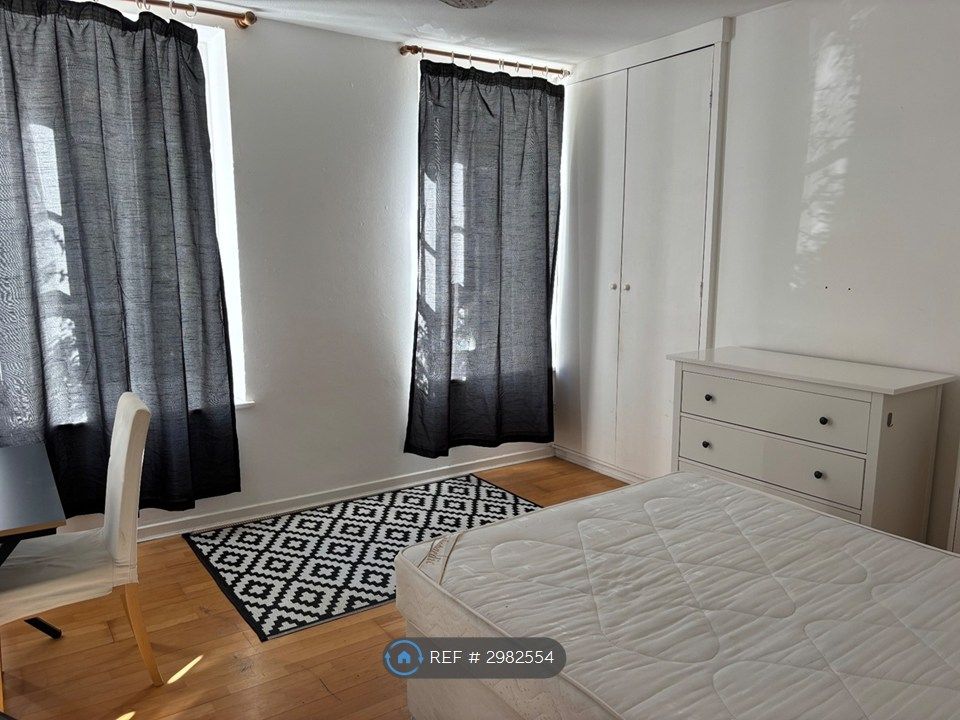 Property photo 3 of 8 Bedroom 1