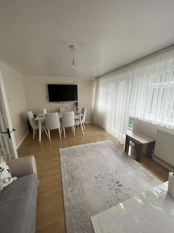 Property photo 2 of 12 Gallery