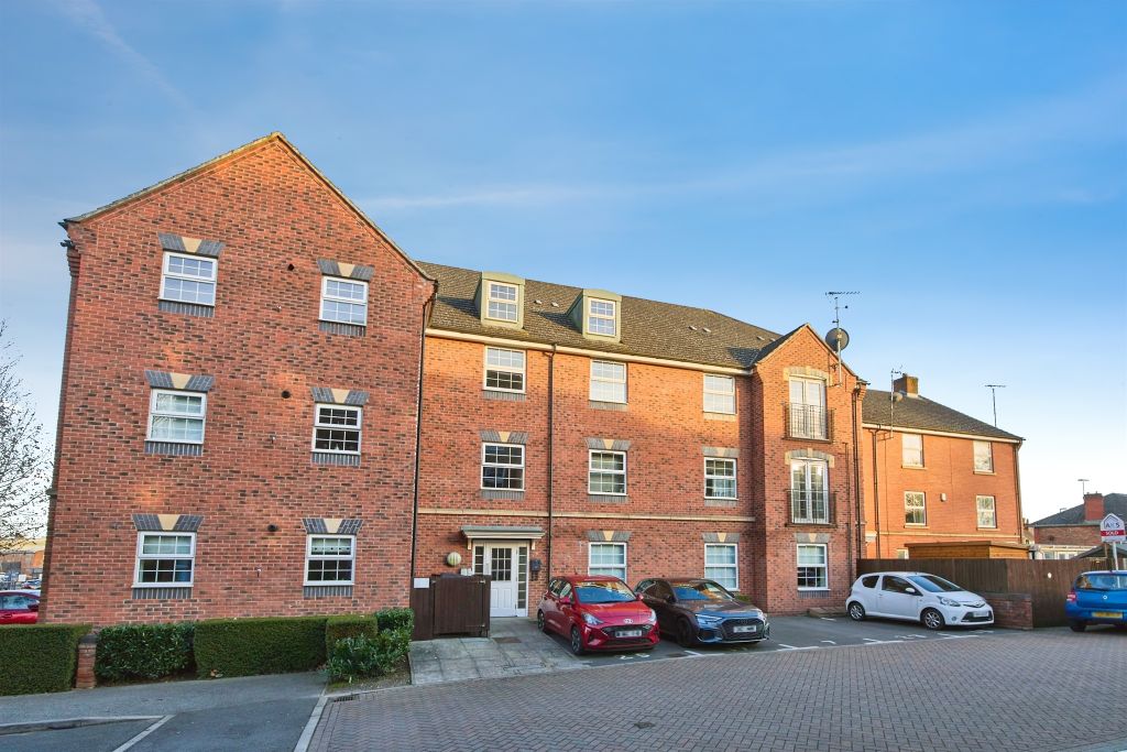 Property photo 1 of 17