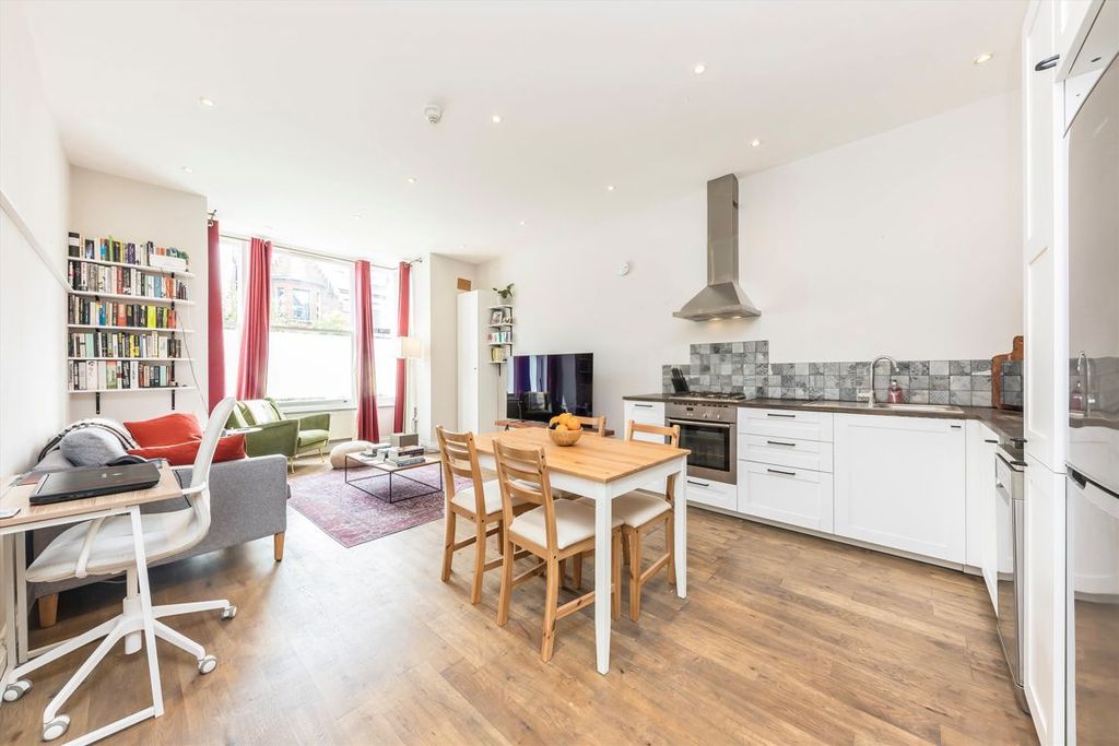 Property photo 3 of 8