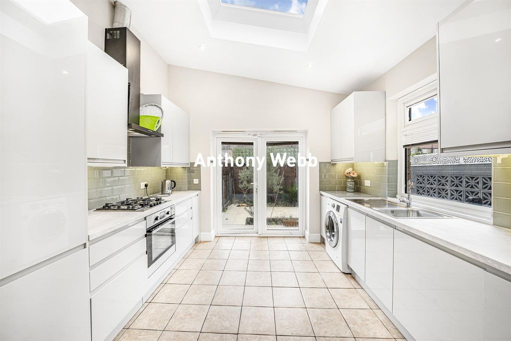 Property photo 2 of 17 Kitchen