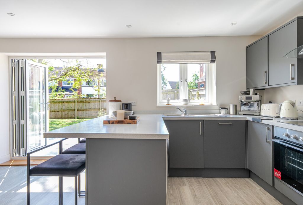 Property photo 1 of 19 23-681De7539825F-...